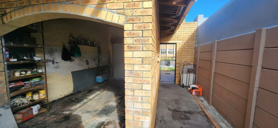 3 Bedroom Property for Sale in Bothasig Western Cape